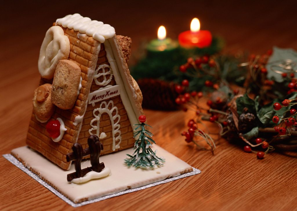 beautiful house christmas decorations cake