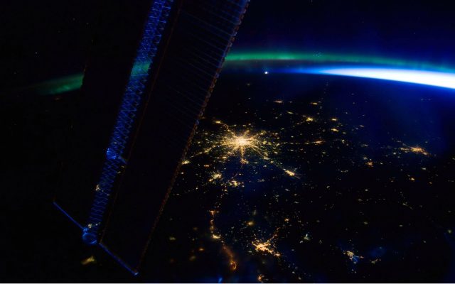2880×1800-Earth Night Light View satellite