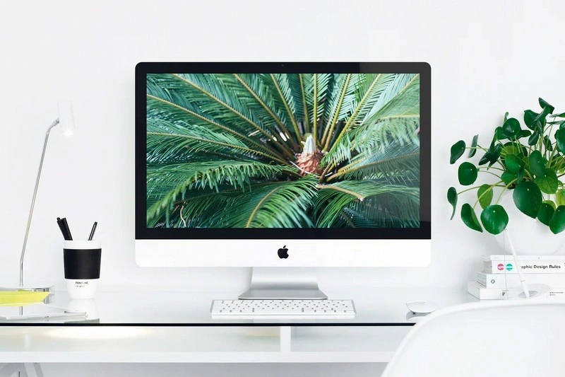 Apple iMac 27 Desktop Mockup Photo